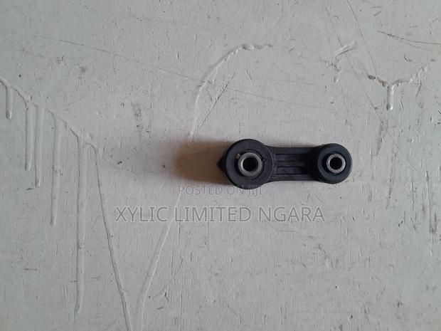 Subaru Legacy Front Stabilizer Links - main view