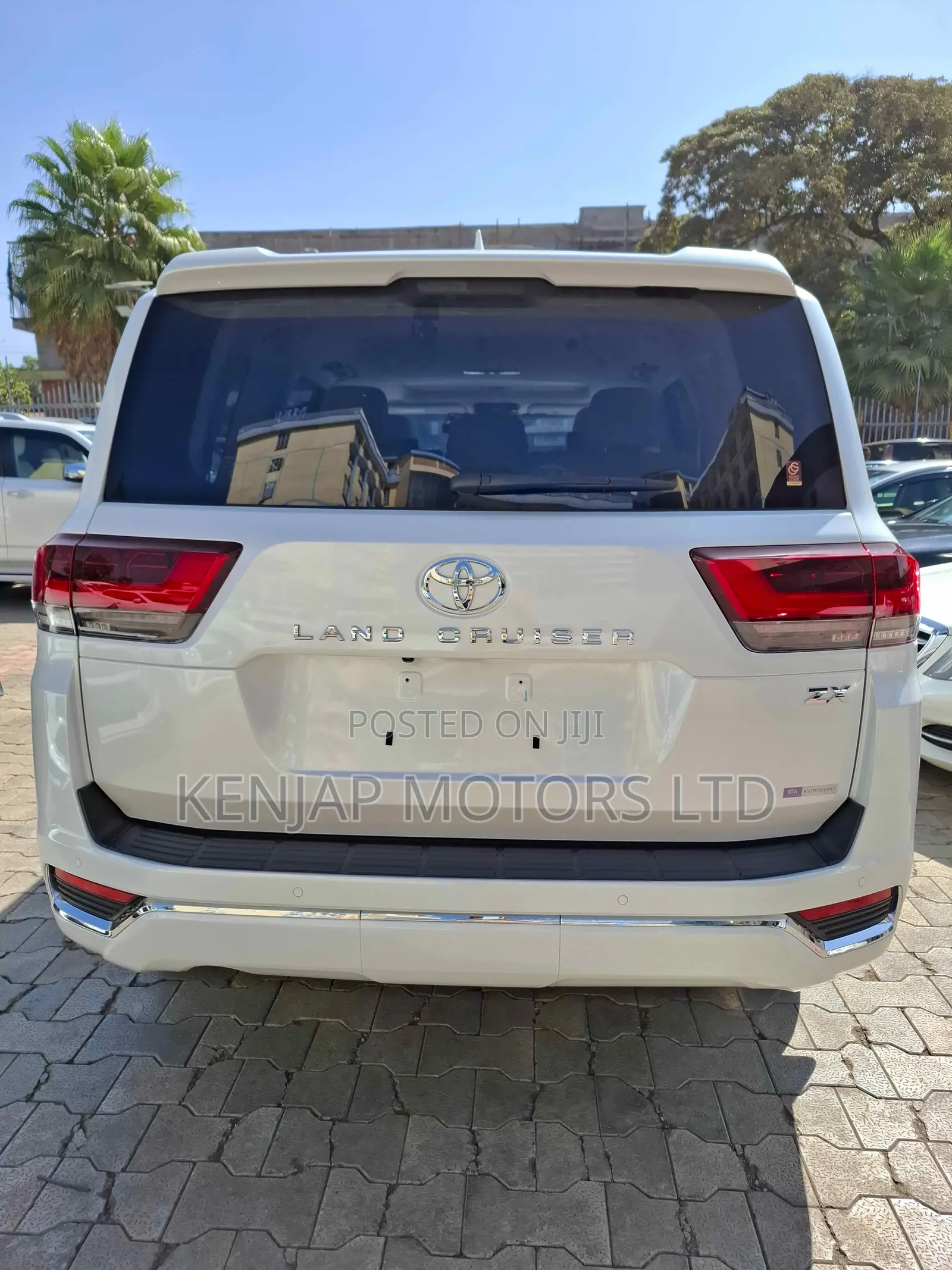 Toyota Land Cruiser 3.5 Petrol 4WD 2022 White