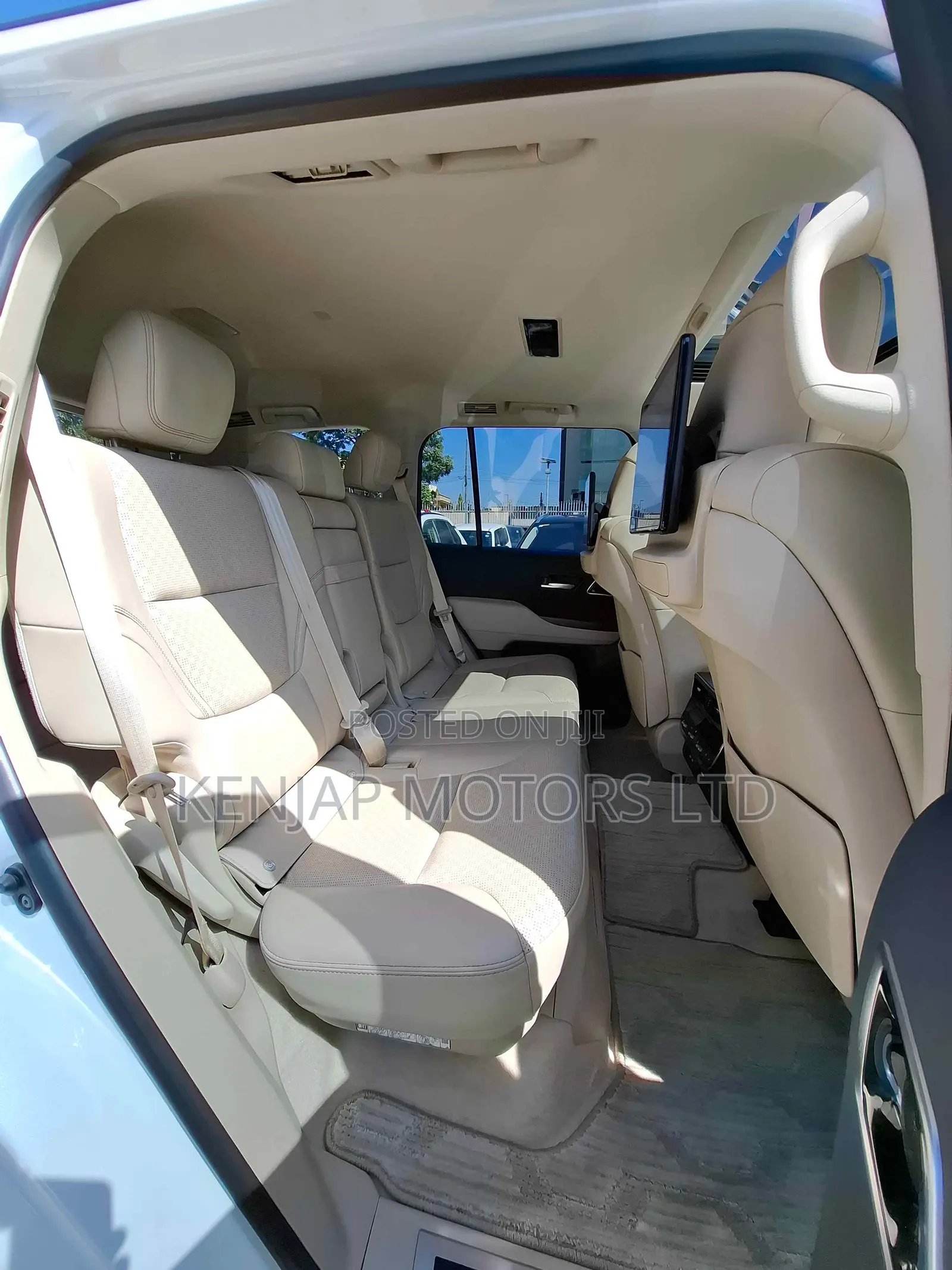 Toyota Land Cruiser 3.5 Petrol 4WD 2022 White
