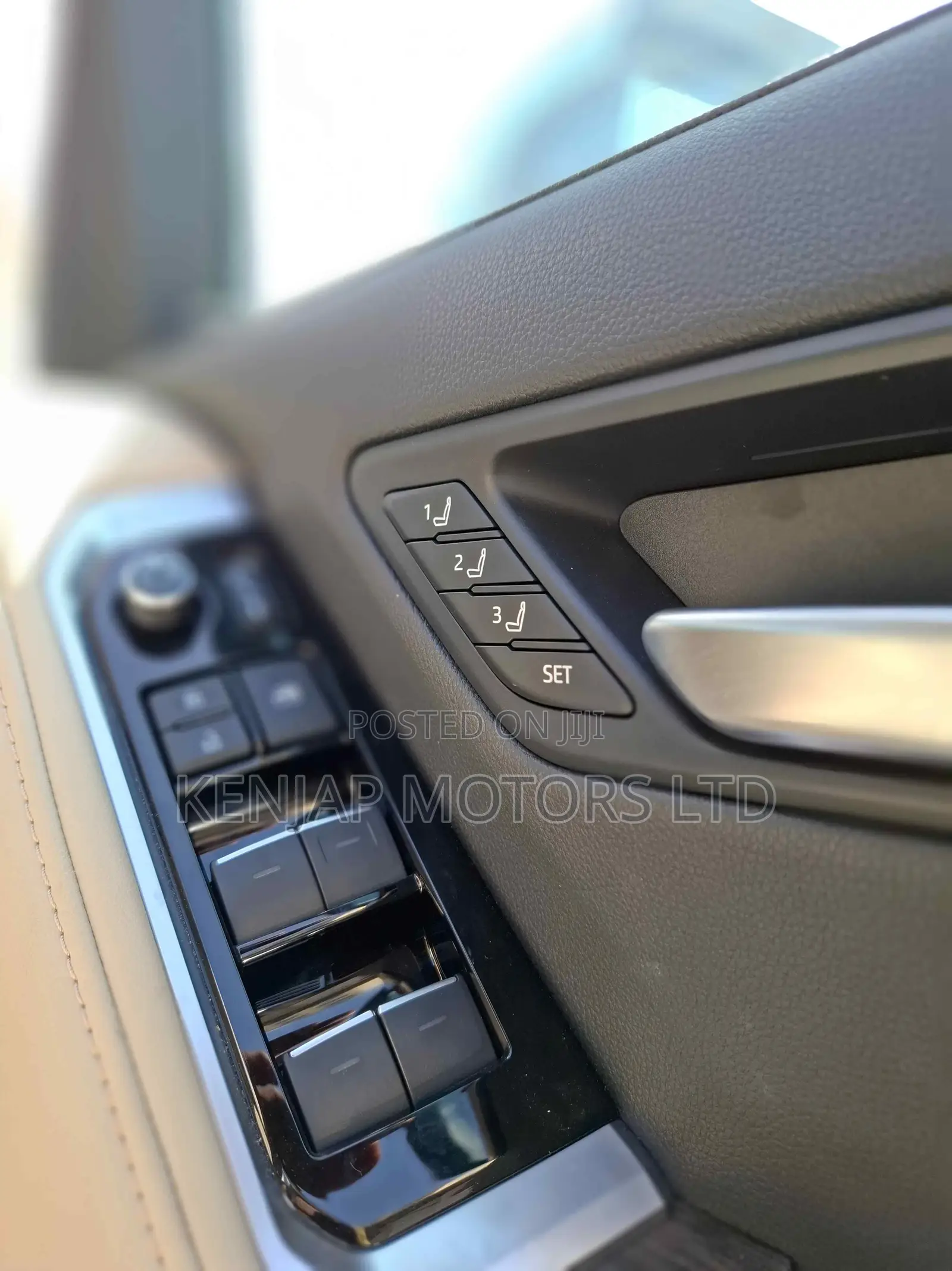 Toyota Land Cruiser 3.5 Petrol 4WD 2022 White