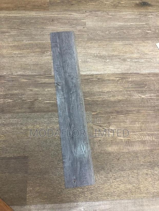 Laminate Vinyl Tiles – Long-Lasting Performance - main view