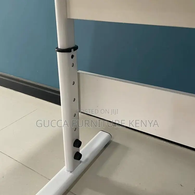 Manual Height Adjustable Standing Desk