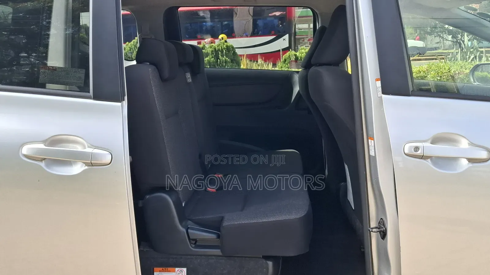 Toyota Sienta 2018 Silver