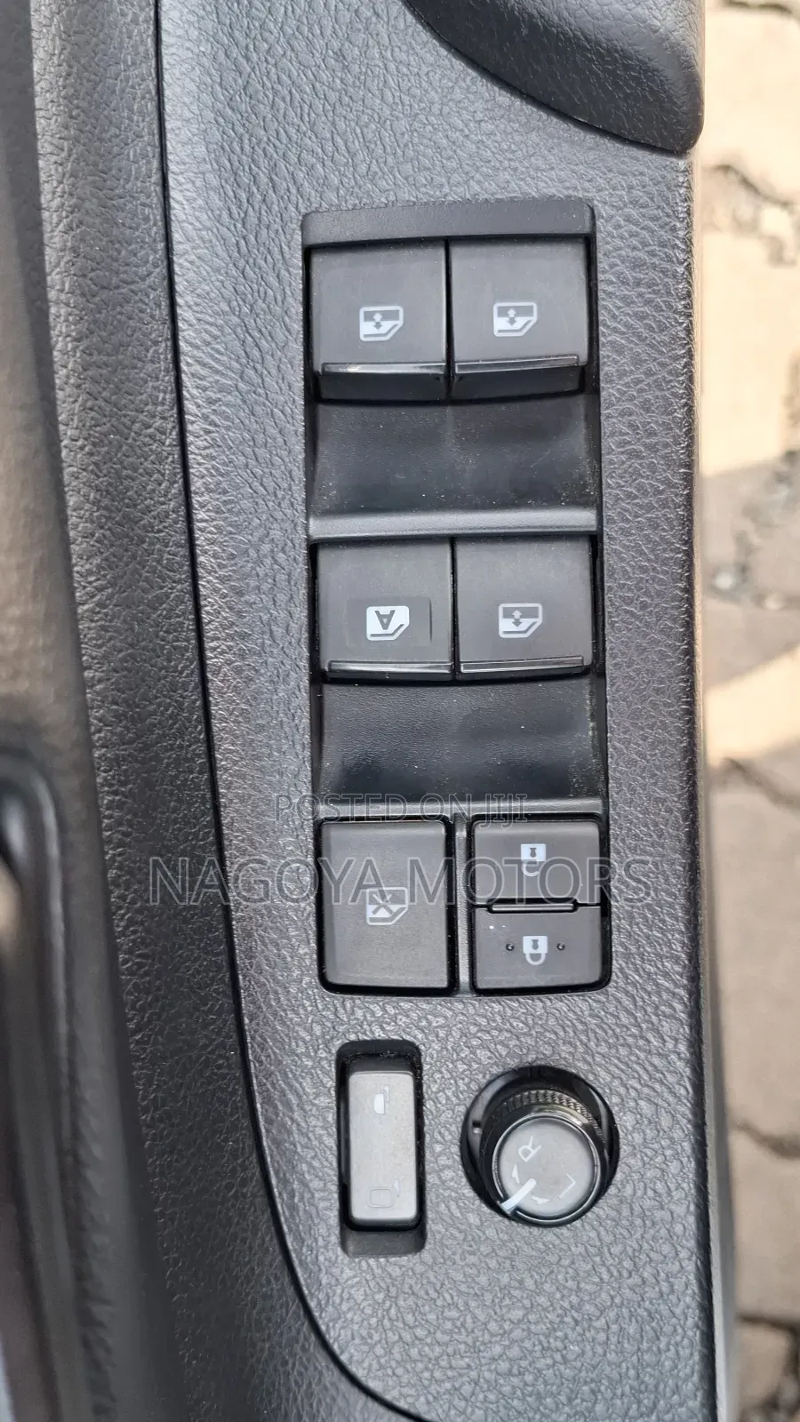Toyota Sienta 2018 Silver