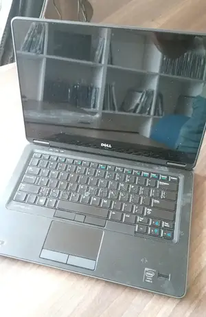 Laptop Dell Latitude 7400 8GB Intel Core I5 HDD 500GB