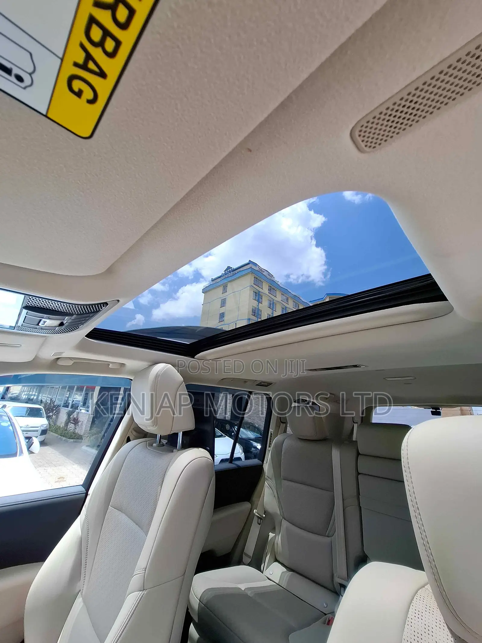 Toyota Land Cruiser LC300 2023 White
