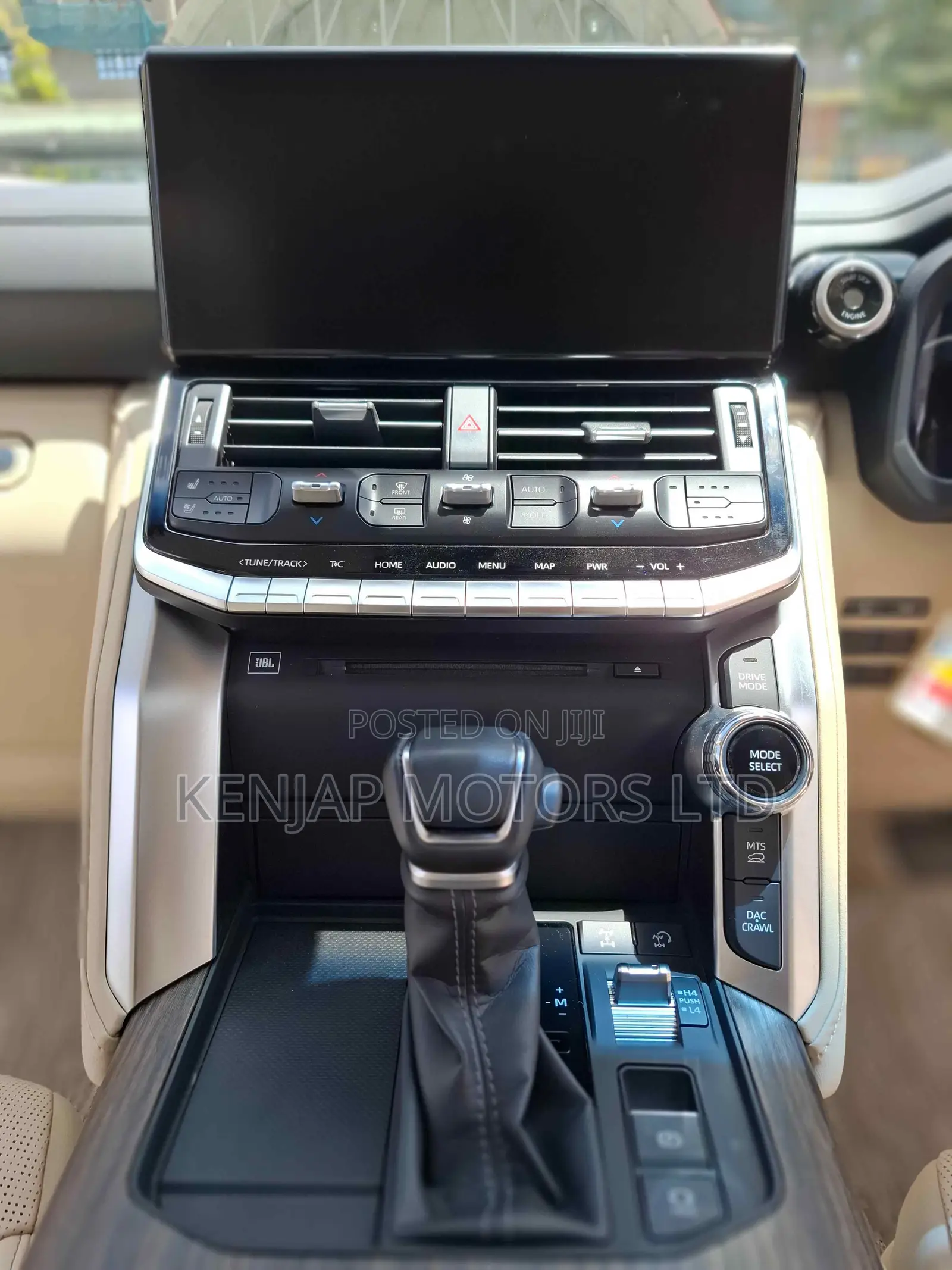 Toyota Land Cruiser LC300 2023 White