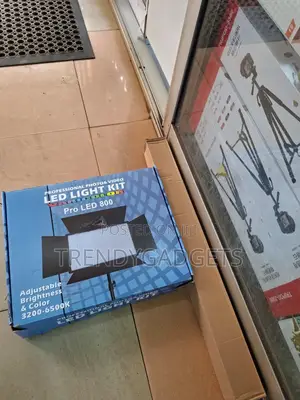 Led 800 Camera Light Kit With Battery Ac Adapter