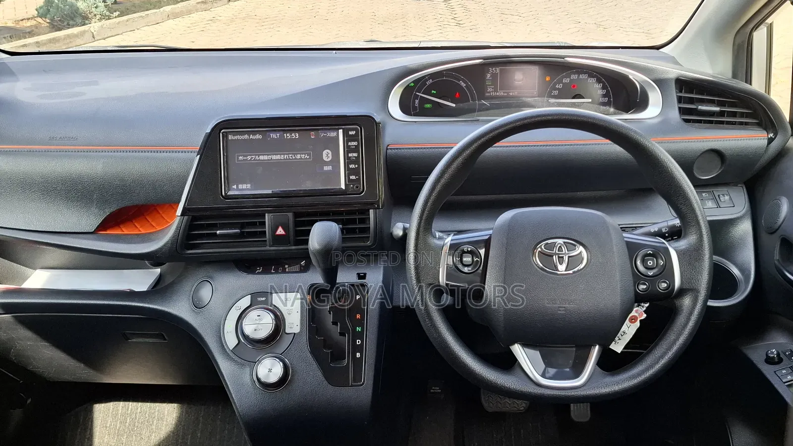 Toyota Sienta 2018 Silver