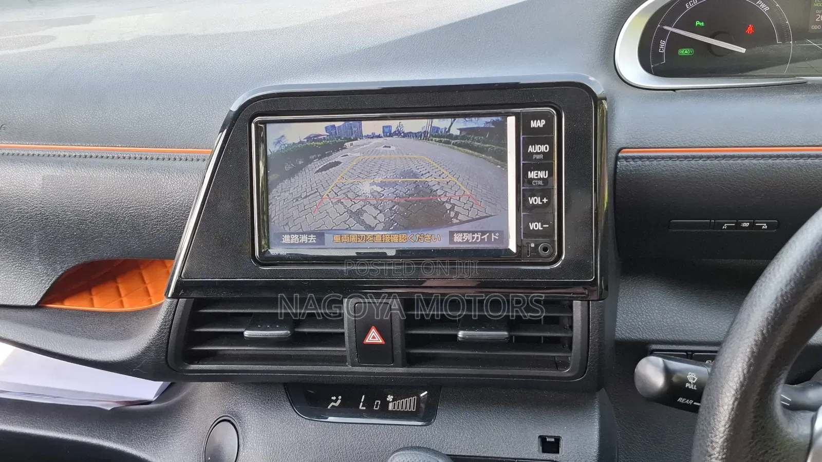 Toyota Sienta 2018 Silver