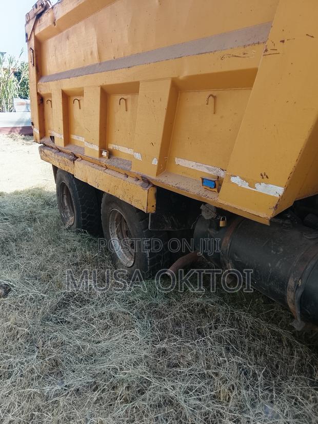 Tata 2516 Tipper - main view