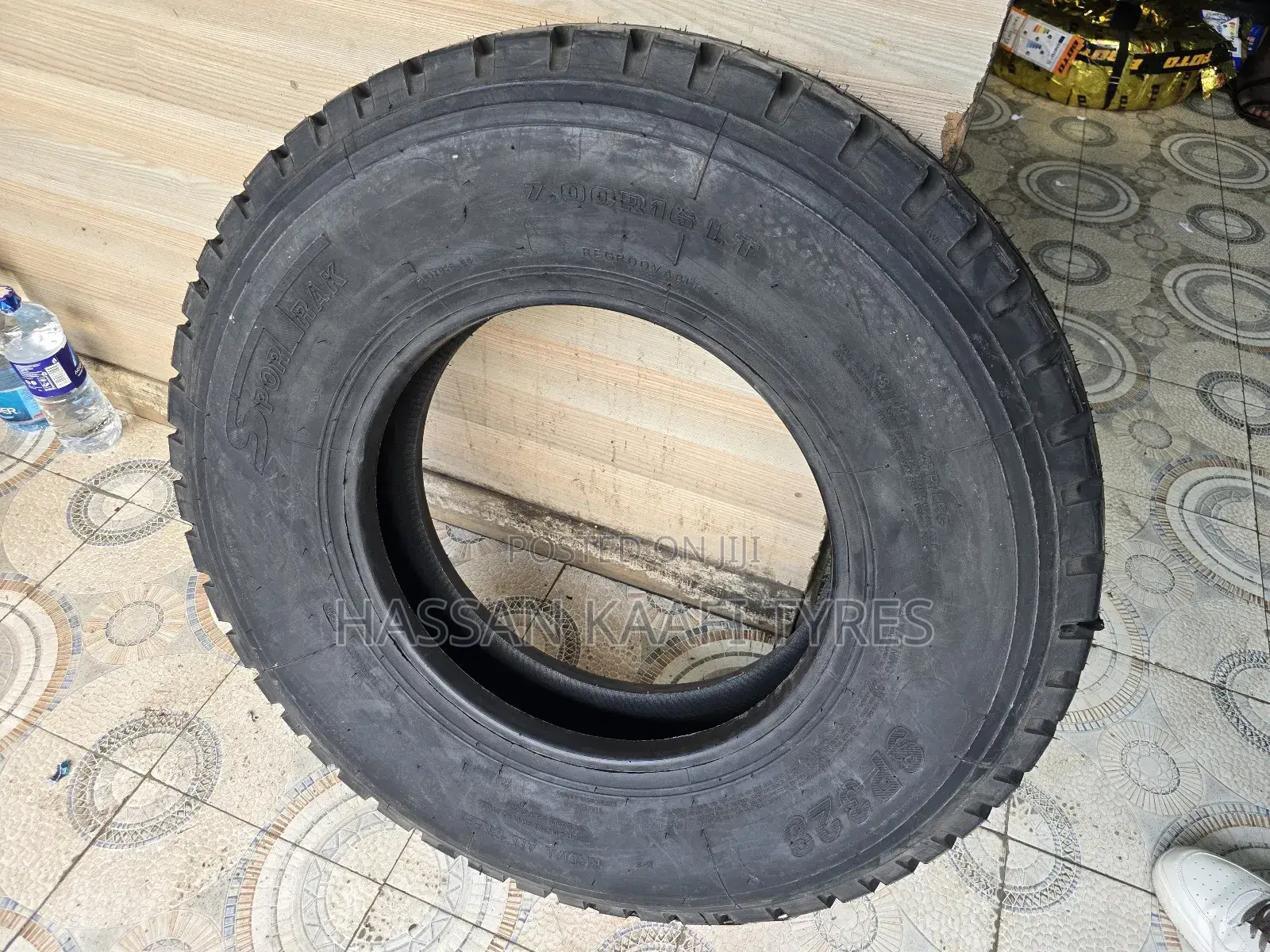 700r16 Sportrak Tyre