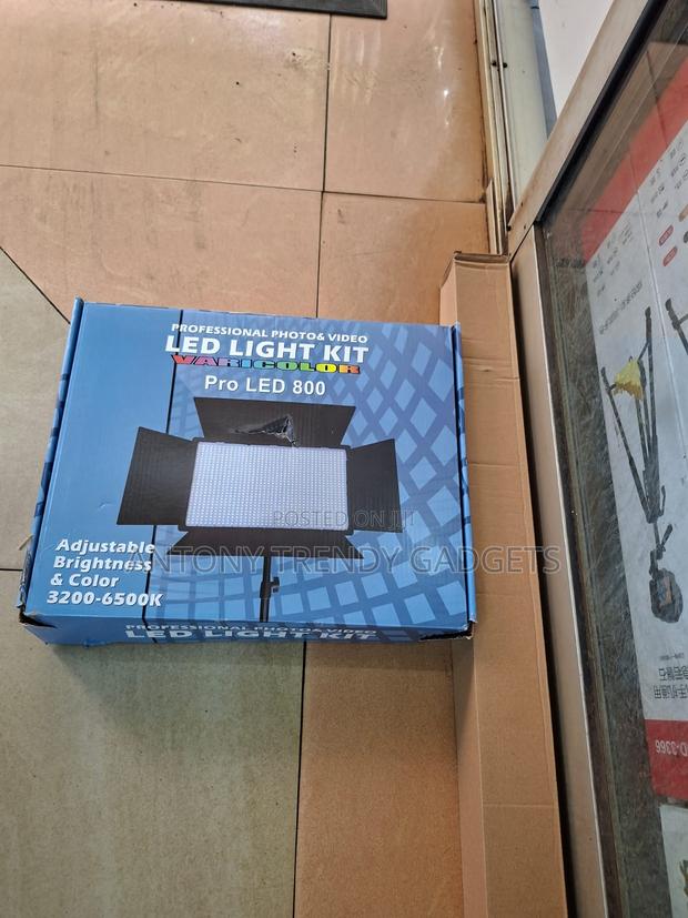 Varicolor Pro Led 800 Dimmable Studio Light Kit - thumbnail 2