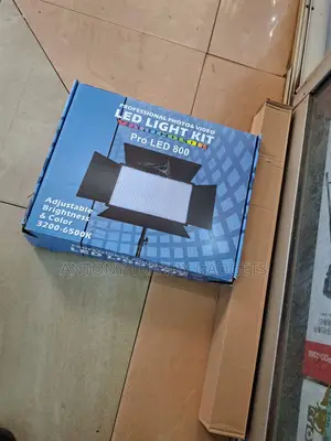 Led 800 Professional Video Light With Adjustable Stand