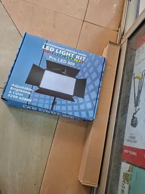 Varicolor 800 Led Panel Light 3200k–6500k Bi-color
