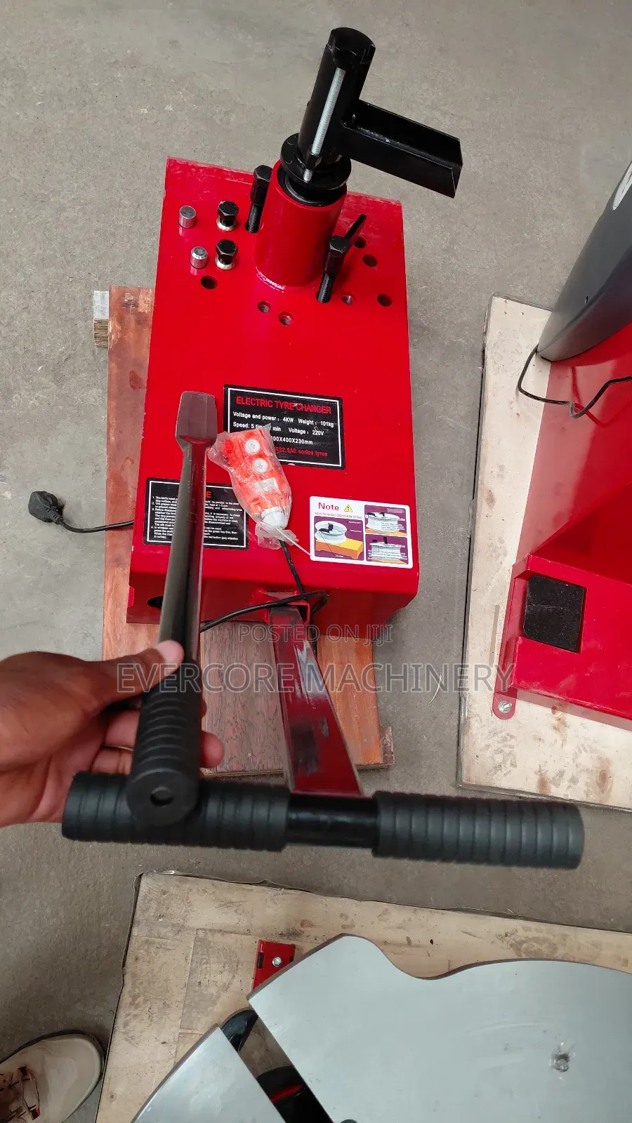 Simple Truck Tyre Changer Machine Electric Powered.