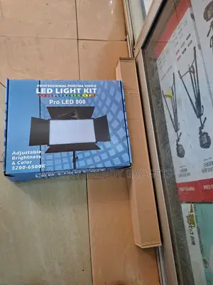 Varicolor Pro Led 800 Light Kit, Pro Led 800 Photo & Video Light Kit
