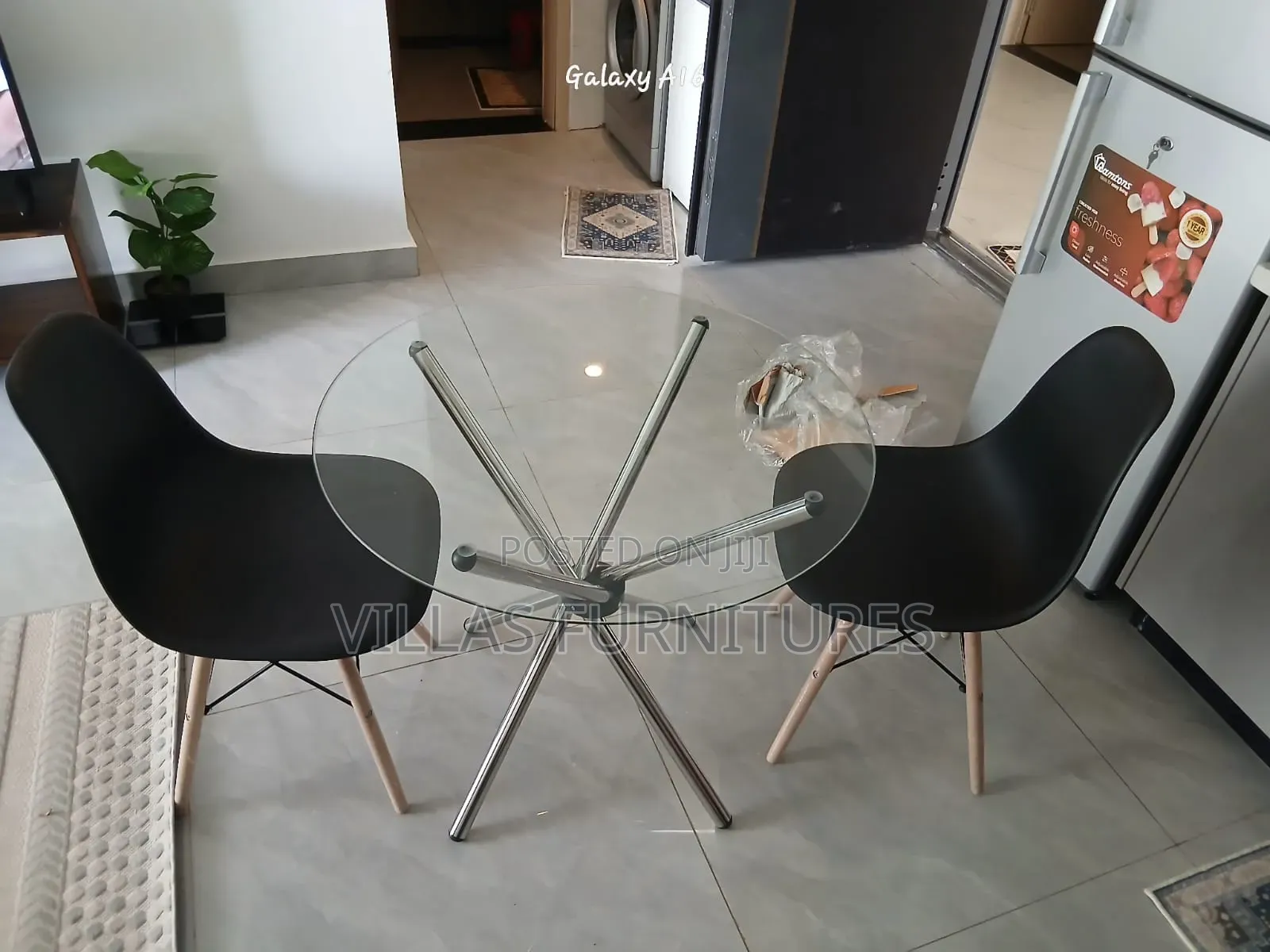 Eames Chair and Round Table/Dining Set