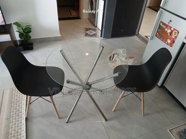 Eames Chair and Round Table/Dining Set
