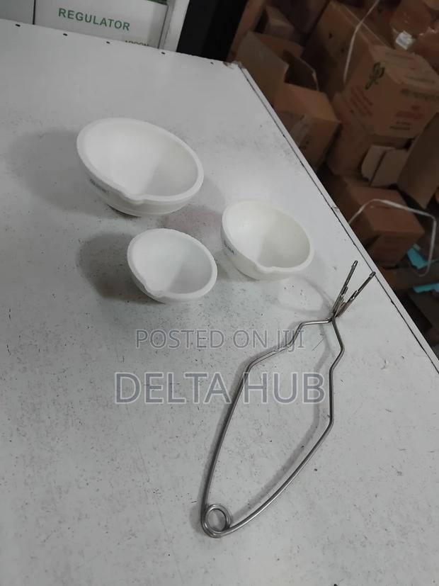 Heavy Duty Casting Crucibles With Lip Spout - main view