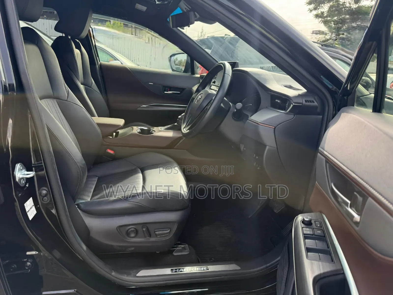 Toyota Harrier 2.0 2020 Black