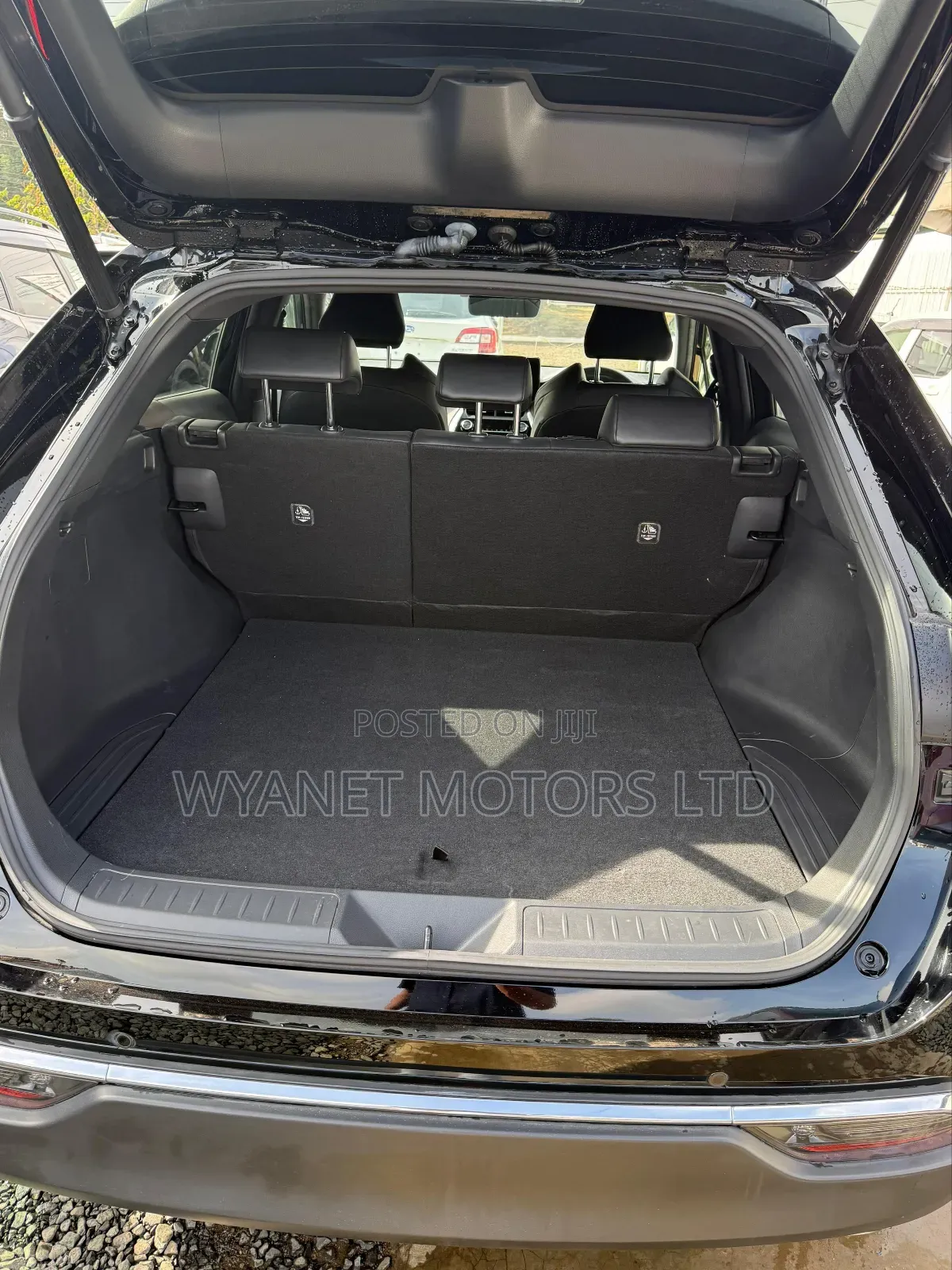 Toyota Harrier 2.0 2020 Black