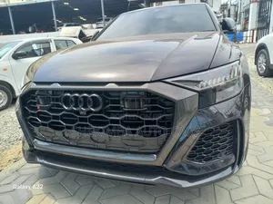 Audi RS Q8 2022 Black