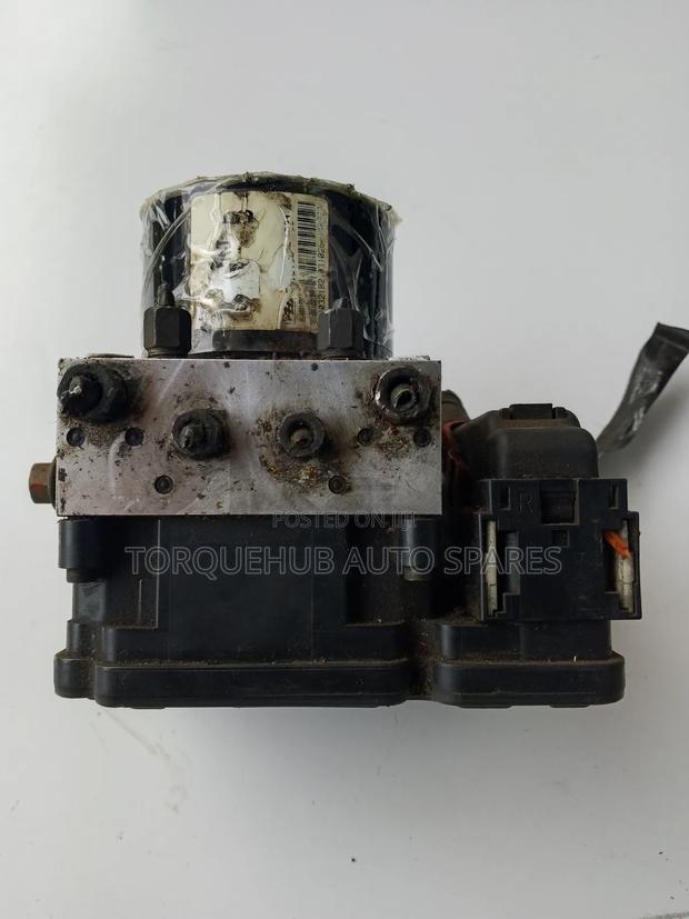 Suzuki Escudo/Grand Vitara Abs Actuator (77k0 B)