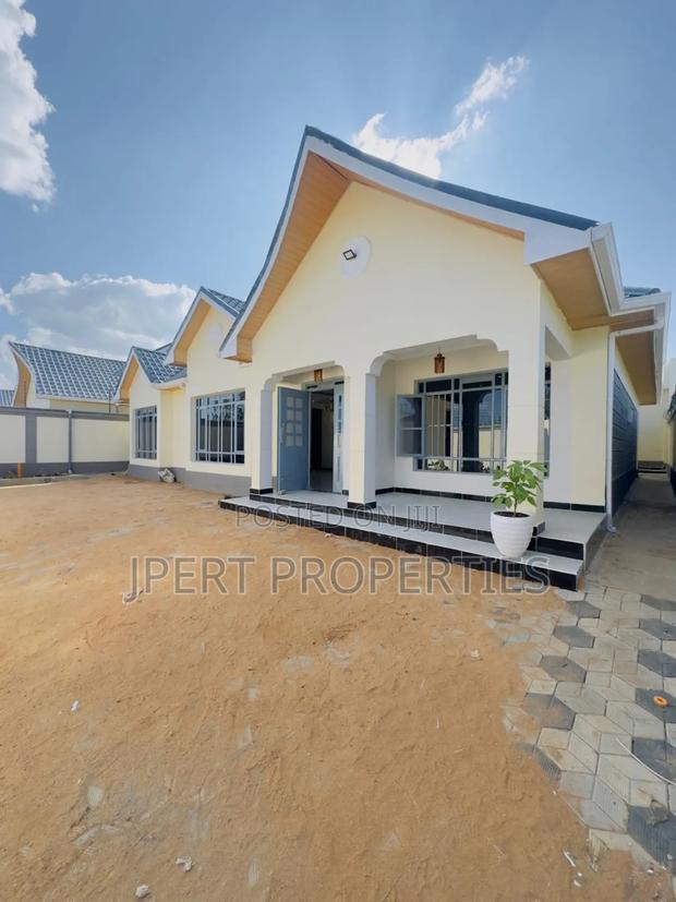 3bdrm Bungalow in Mugutha, Ruiru for sale - main view