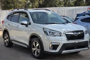 Subaru Forester 2018 White
