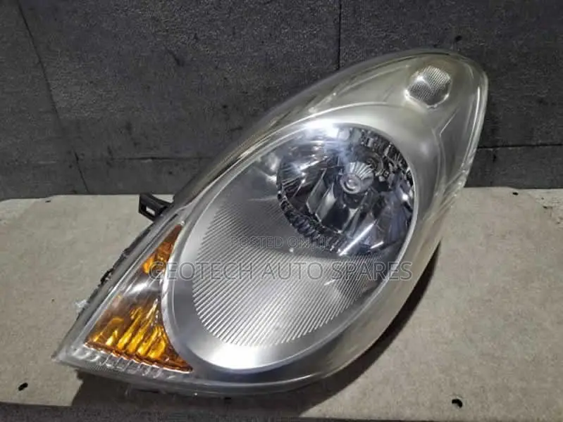 Nissan Note 2005 Headlight