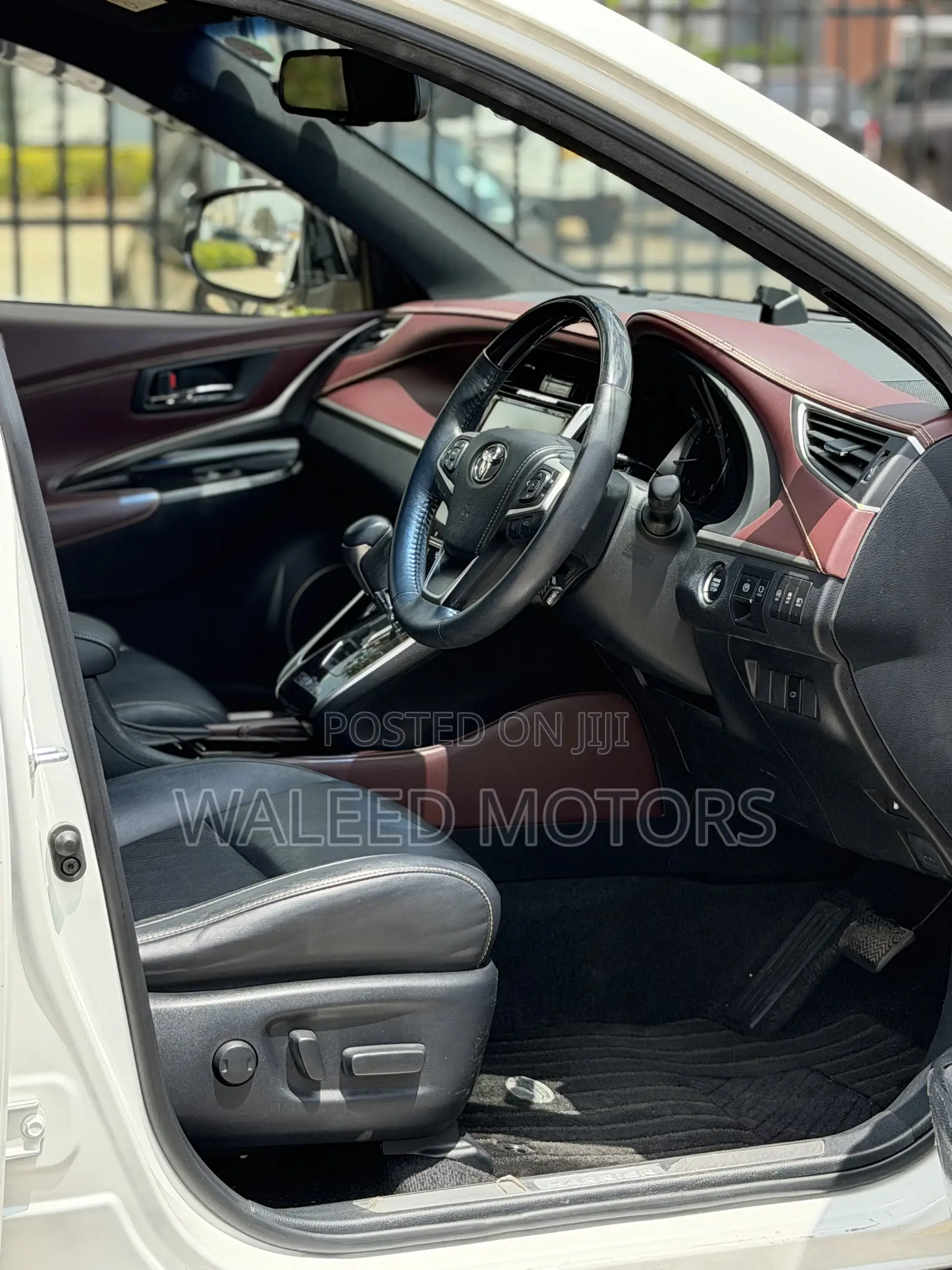 Toyota Harrier 2.0 2019 White