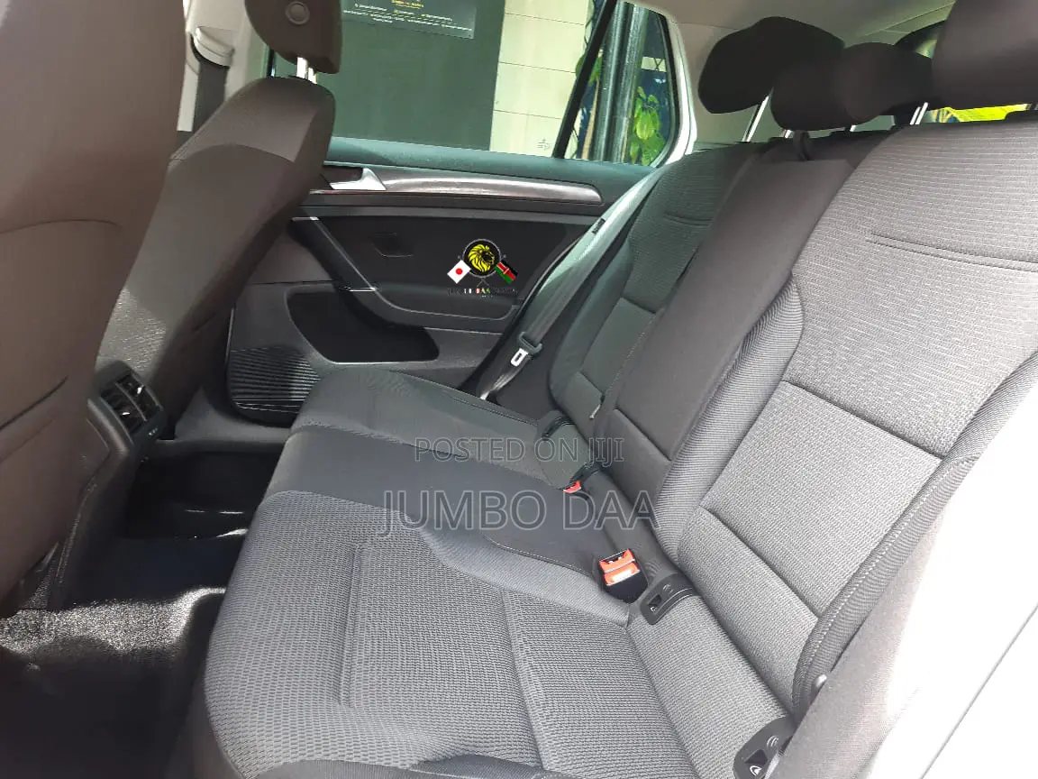 Volkswagen Golf TSI SE FWD 2018 White