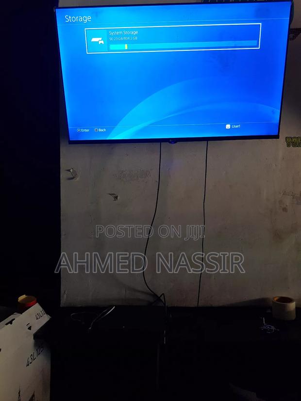 Playstation 4 - thumbnail 2