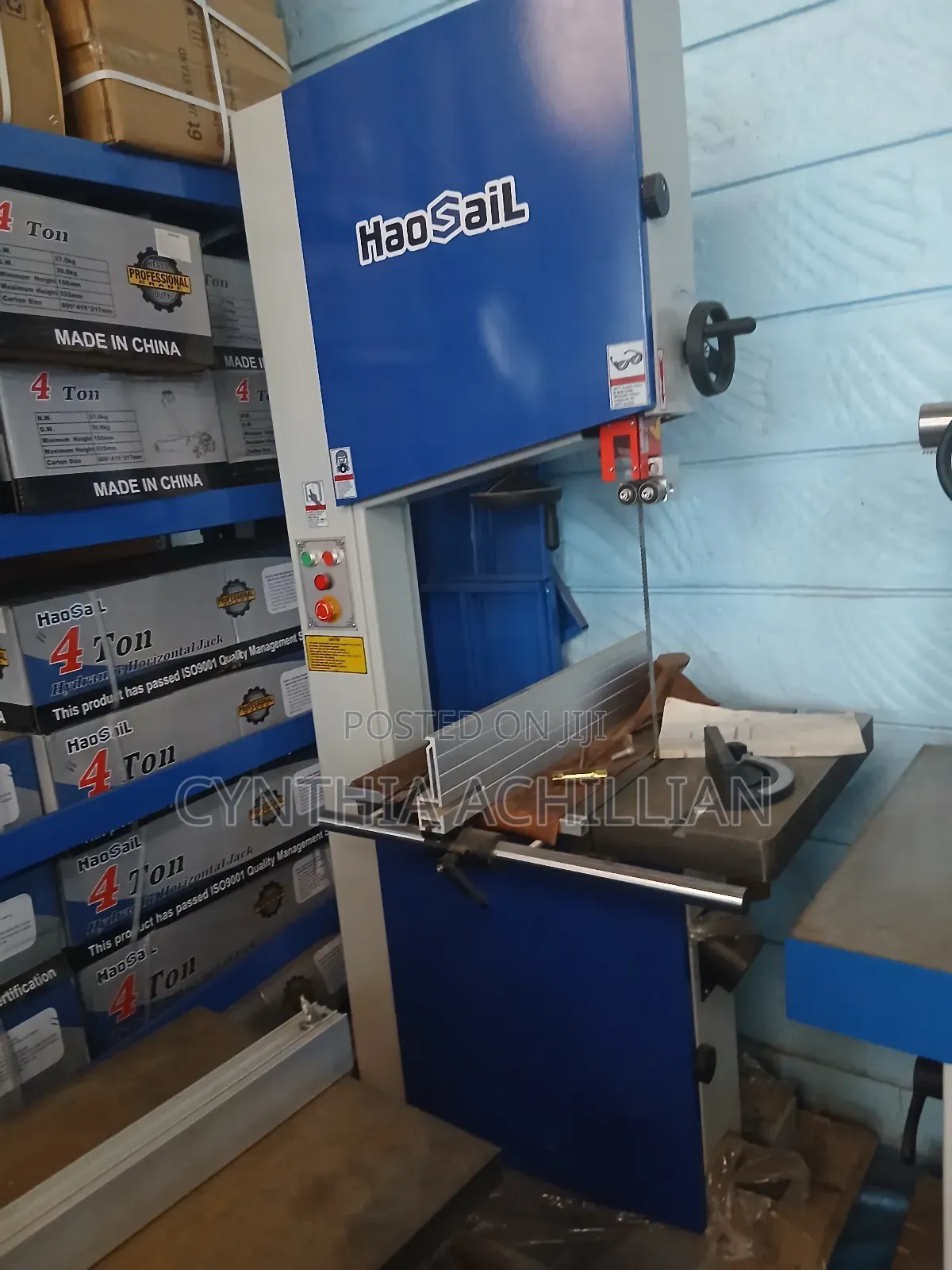 Heavy Duty Woodworking Bandsaw – Precision Versatility