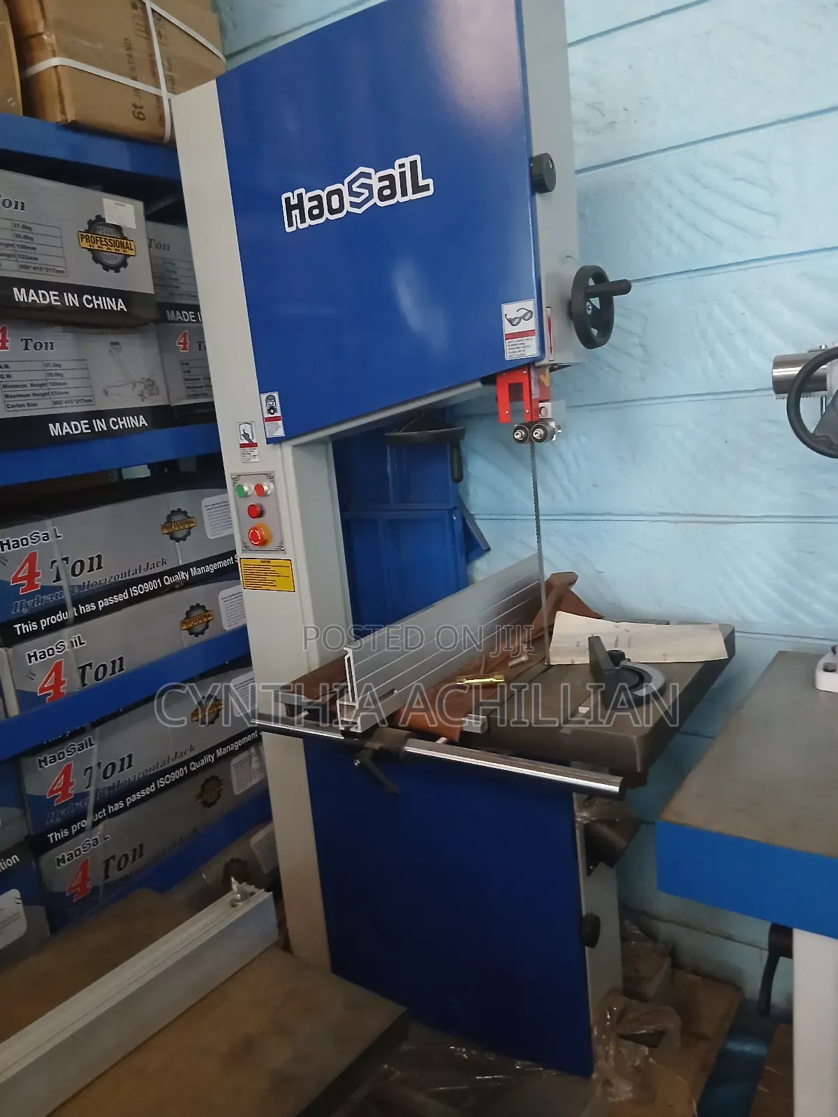 Heavy Duty Woodworking Bandsaw – Precision Versatility