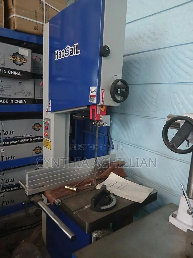 Heavy Duty Woodworking Bandsaw – Precision Versatility - thumbnail 3