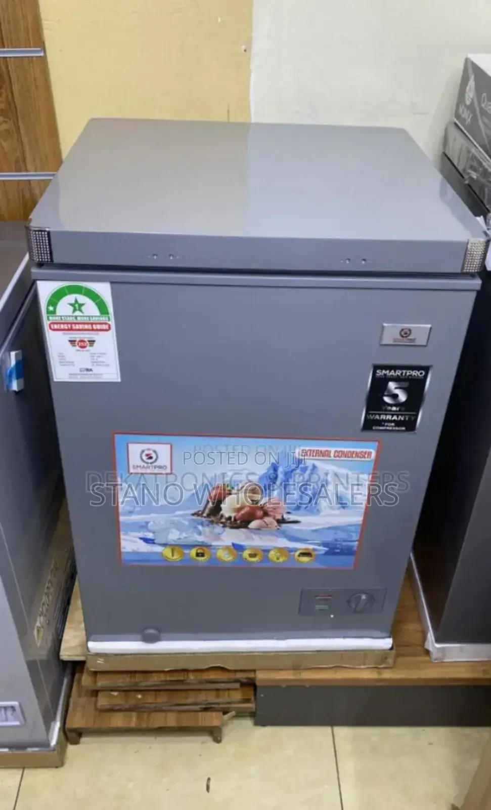 Grey/White Smart Pro 95l Freezer. With Quality Freezer