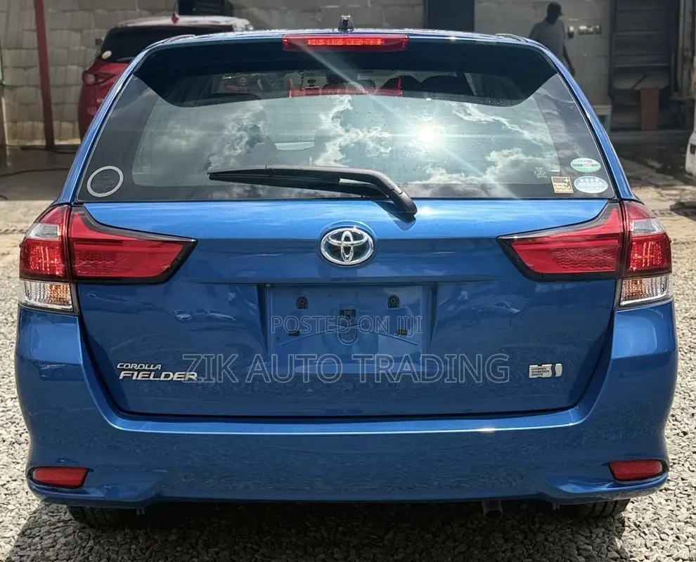 Toyota Corolla Fielder 2018 Blue