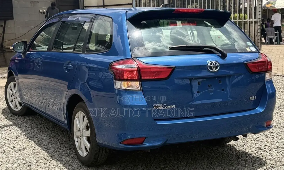 Toyota Corolla Fielder 2018 Blue