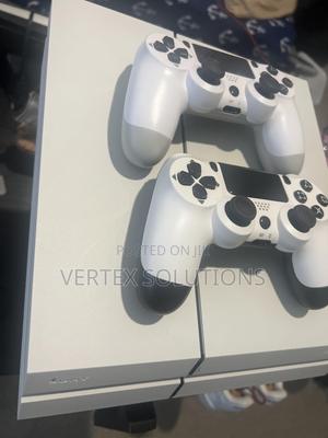 Ps 4 Standard - thumbnail 2