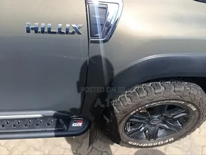 Toyota Hilux SR HI-Rider 2019 Gray