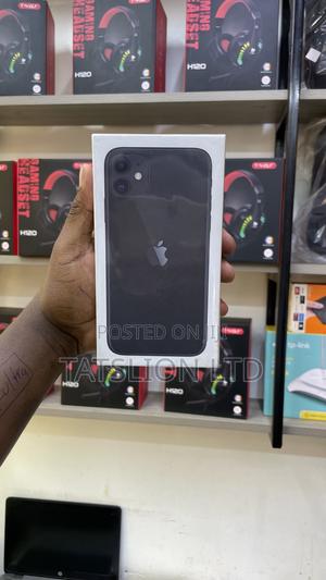 New Apple iPhone 11 128 GB Black - main view