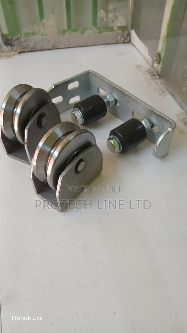 Sliding Gate Rollers Kit With Gate Guides Plus L Bracket - thumbnail 2