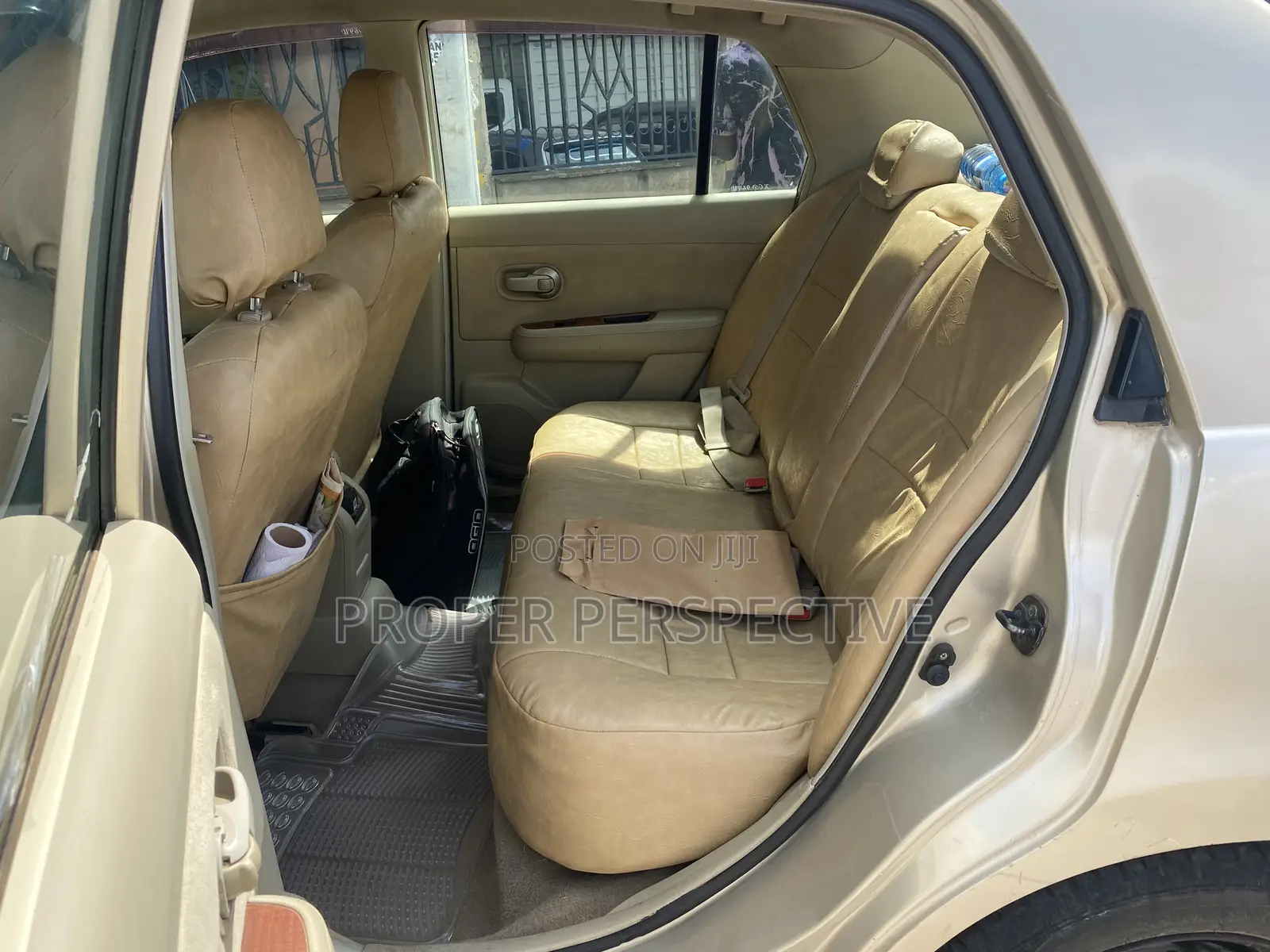 Nissan Tiida 1.5L 16V 2010 Gold