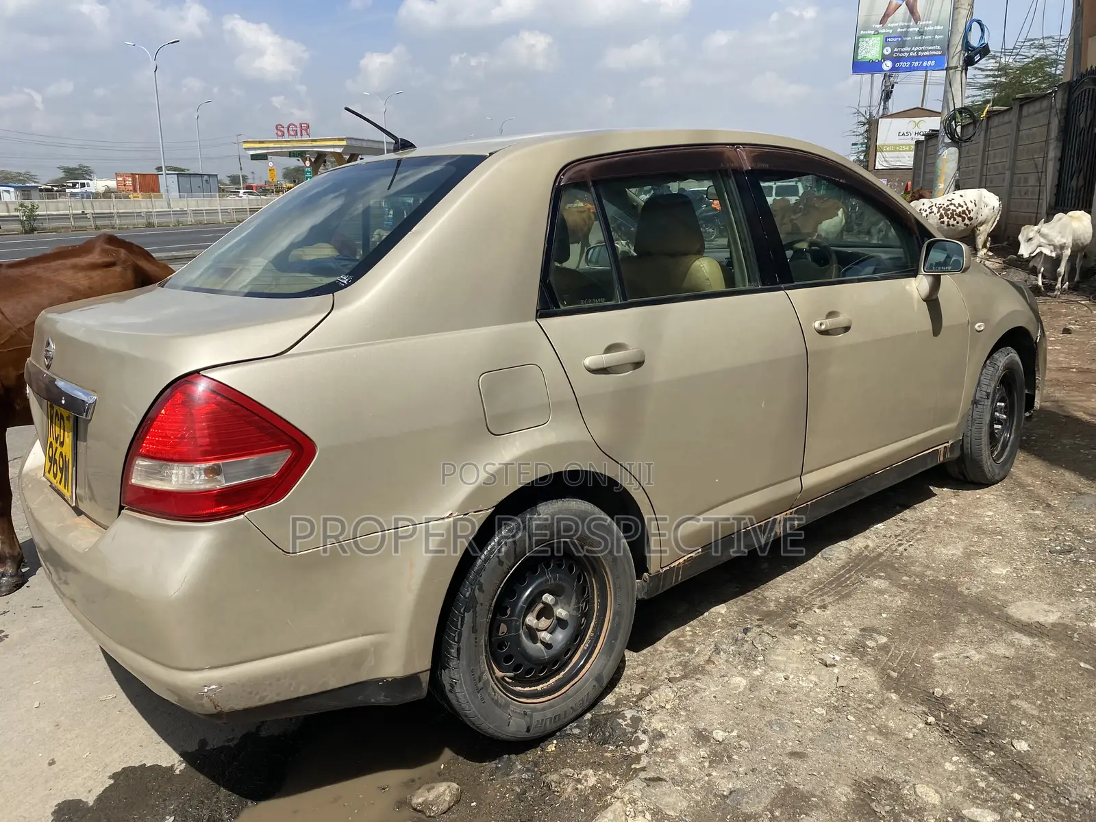Nissan Tiida 1.5L 16V 2010 Gold