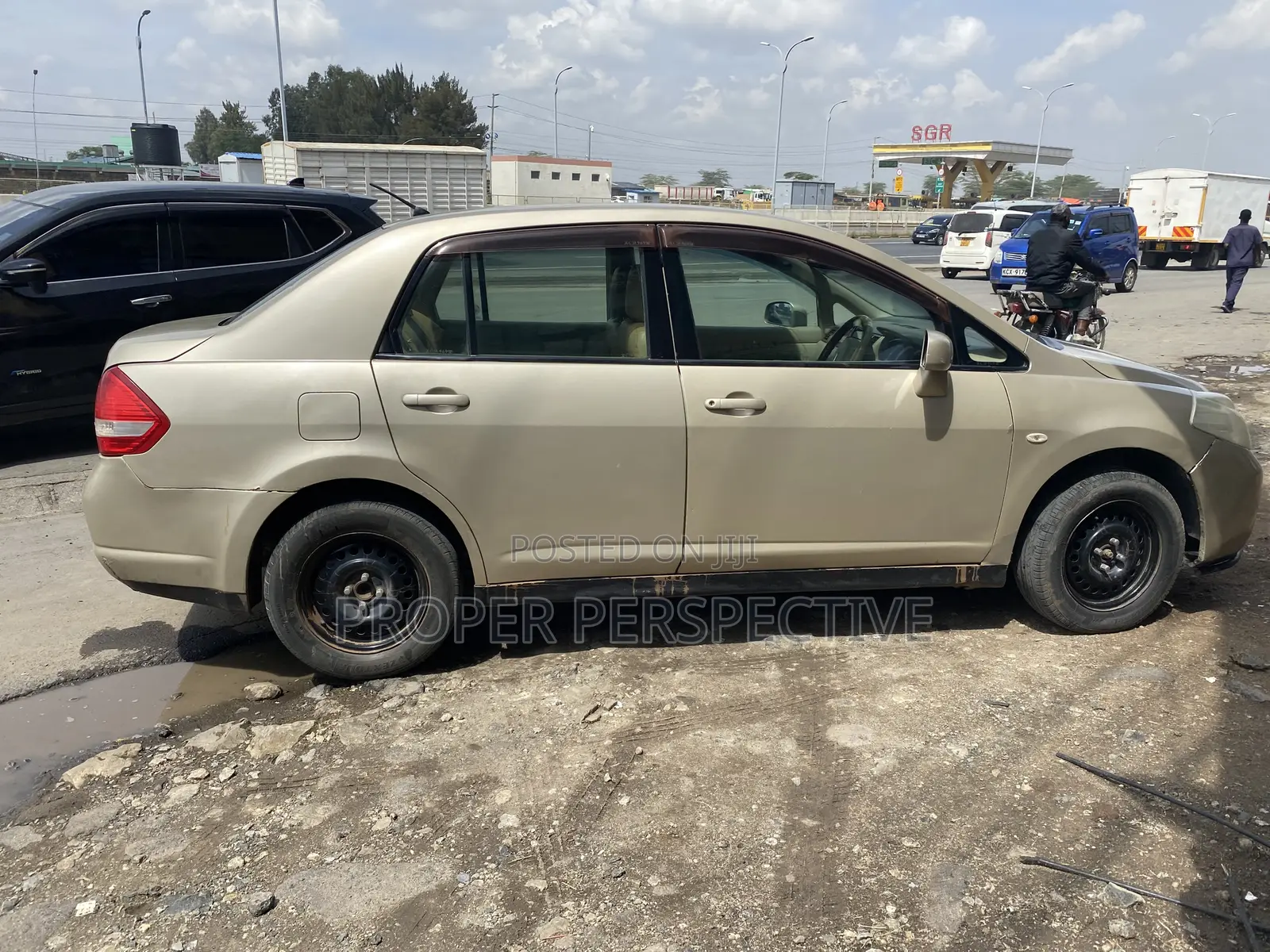 Nissan Tiida 1.5L 16V 2010 Gold