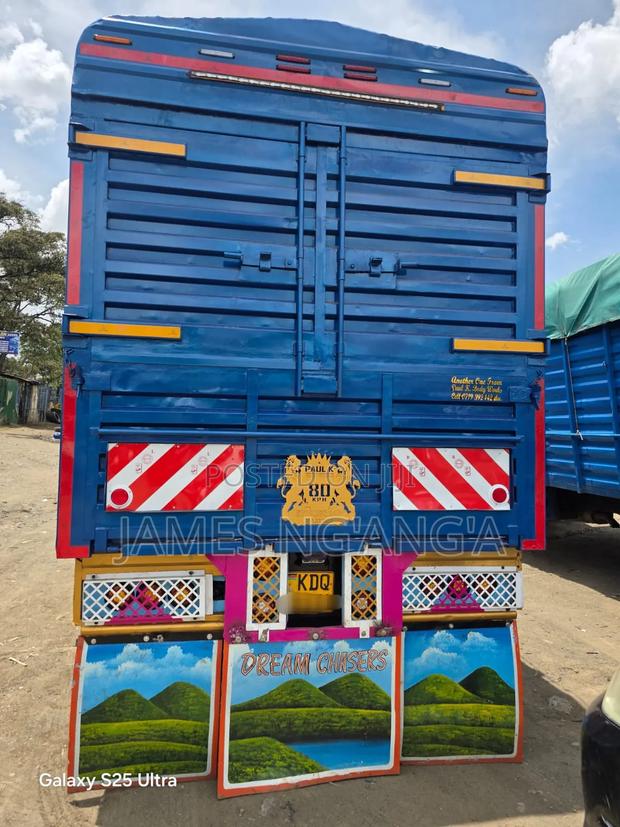 Isuzu FRR Lorry - thumbnail 4