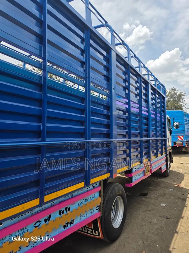 Isuzu FRR Lorry - thumbnail 5