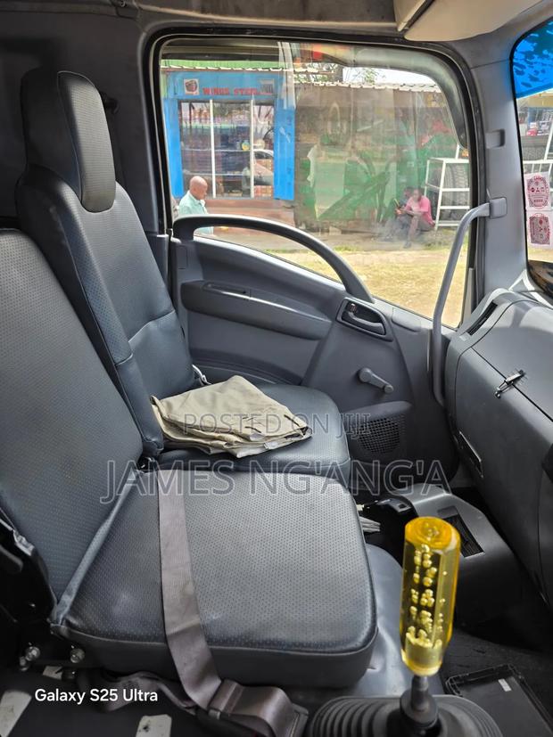 Isuzu FRR Lorry - thumbnail 7